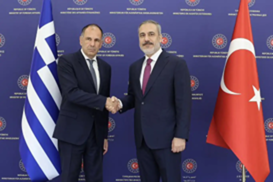 Turkish Foreign Minister meets Greek counterpart in London