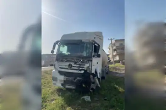 Mardin’de tır ile kamyonet çarpıştı: 3 yaralı