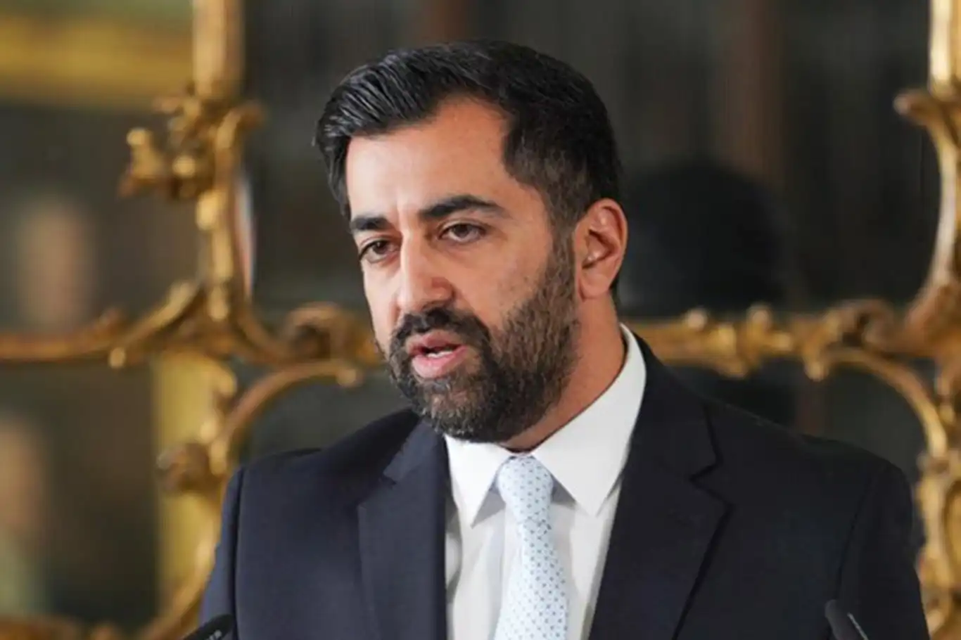 İskoçya Başbakanı Yusuf istifa etti İskoçya Başbakanı Yusuf istifa etti