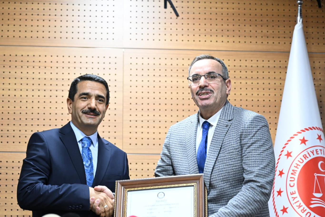 Battalgazi Belediye Başkanı seçilen Taşkın Mazbatasını aldı