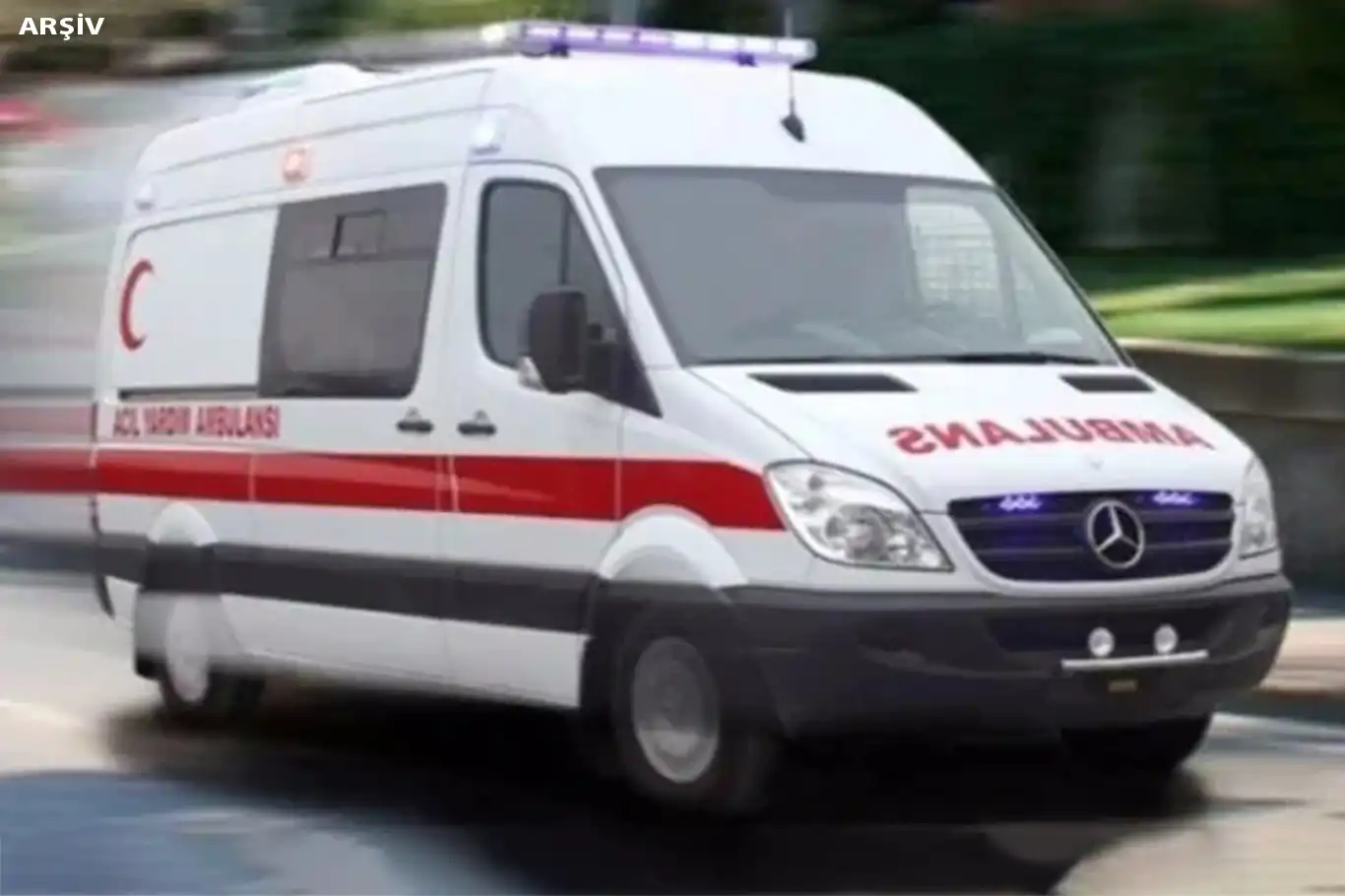 İstanbul'da işçileri taşıyan servis minibüs kaza yaptı: 6 yaralı İstanbul'da işçileri taşıyan servis minibüs kaza yaptı: 6 yaralı
