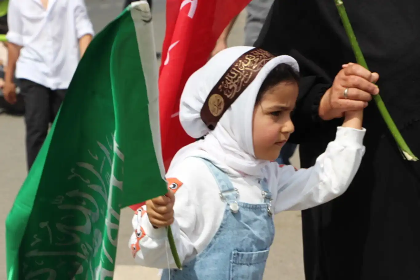 Diyarbakır'daki Mevlid-i Nebi etkinliğine katılan çocukların Filistin hassasiyeti