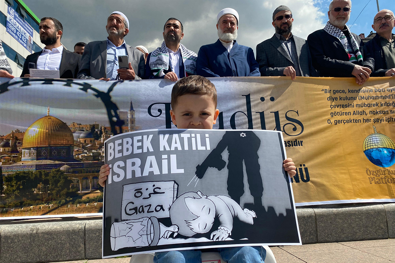 Sultanbeyli'de "Dünya Kudüs Günü" münasebetiyle basın açıklaması düzenlendi