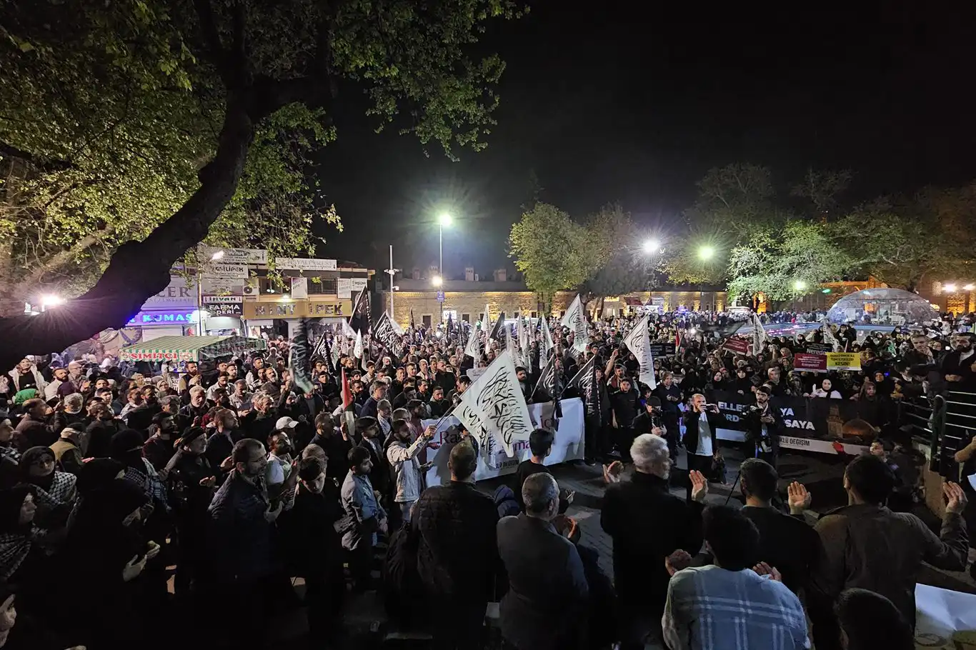Bursa'da Dünya Kudüs Günü dolayısıyla kitlesel basın açıklaması yapıldı