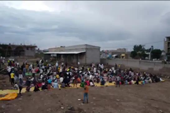 Etiyopya'da yüzlerce kişiye iftar yemeği verildi