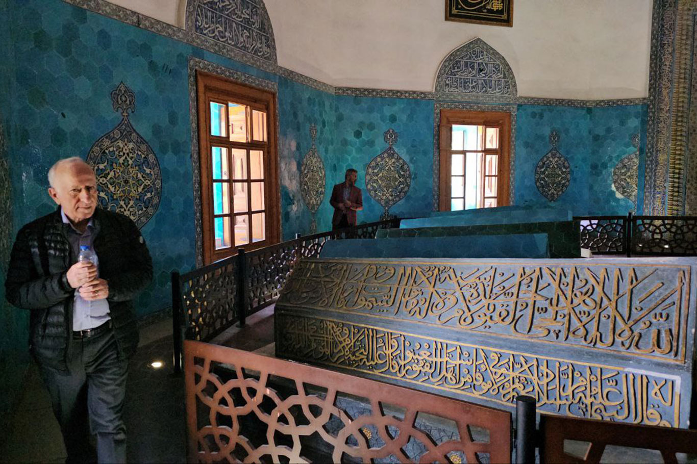 Bursa'da mezarlık ve türbelerde arife yoğunluğu