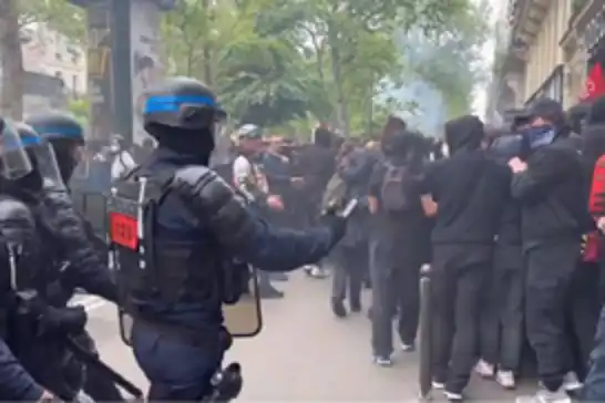 Paris'teki 1 Mayıs gösterilerinde olaylar çıktı