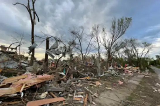 Kansas eyaletindeki kasırgada bir kişi öldü onlarca ev yıkıldı