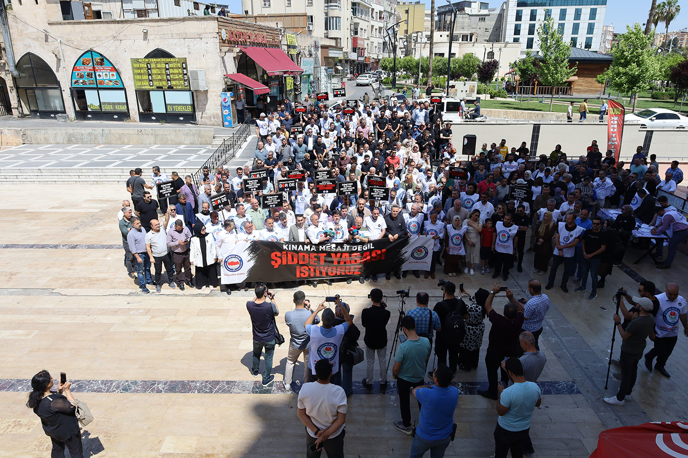 Şanlıurfa'da, eğitim çalışanlarına yönelik artan şiddete tepki gösterildi