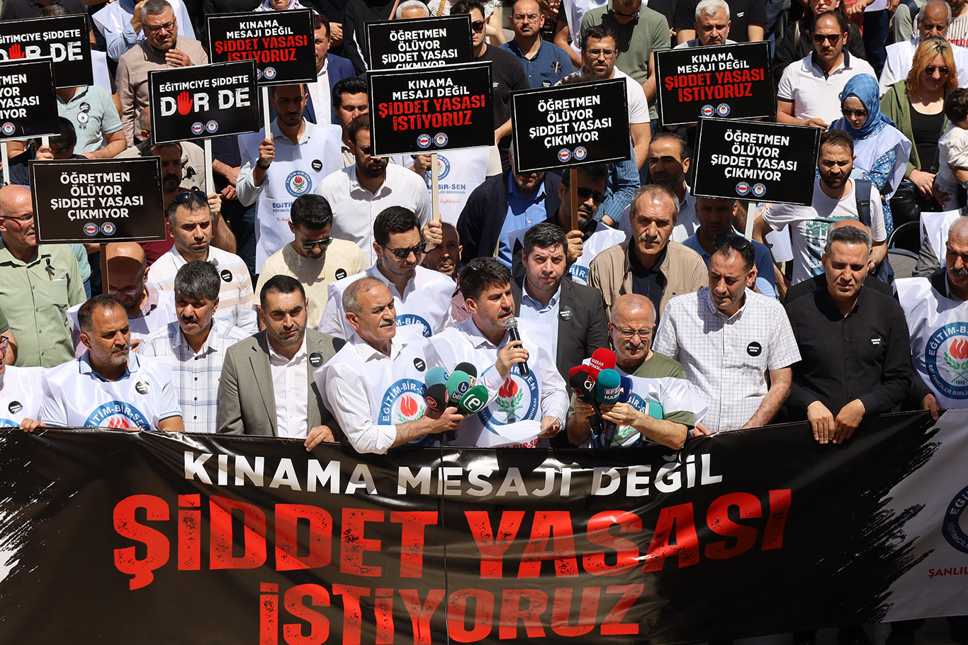 Şanlıurfa'da, eğitim çalışanlarına yönelik artan şiddete tepki gösterildi