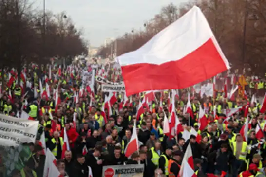 Polonya'da çiftçiler, AB iklim politikalarını protesto etti 
