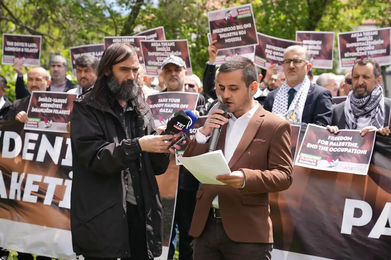 STK'lardan katliam ortağı İngiltere'nin Büyükelçiliği önünde "İşgale Son Filistin’e Özgürlük" açıklaması STK'lardan katliam ortağı İngiltere'nin Büyükelçiliği önünde "İşgale Son Filistin’e Özgürlük" açıklaması