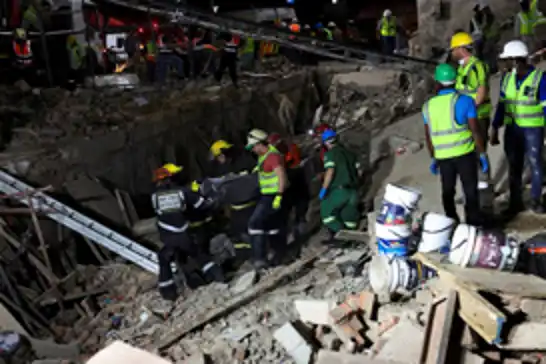 Güney Afrika'da çöken binada ölü sayısı 33'e yükseldi