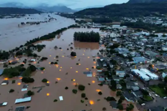ارتفاع عدد ضحايا الفيضانات في البرازيل إلى 154 غريقاً و94 مفقوداً