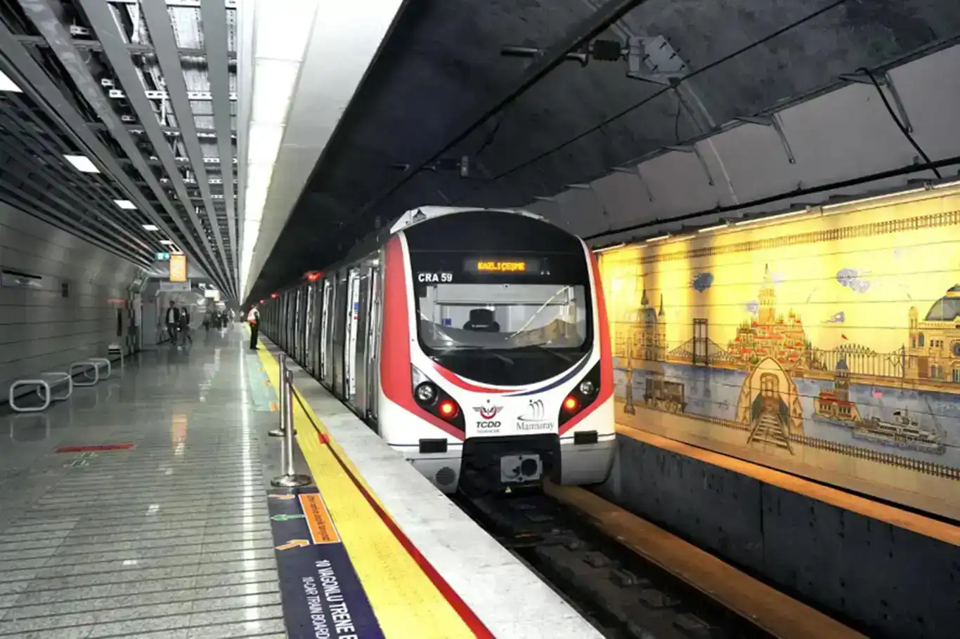 Ankara'da metro seferleri yeniden başladı Ankara'da metro seferleri yeniden başladı