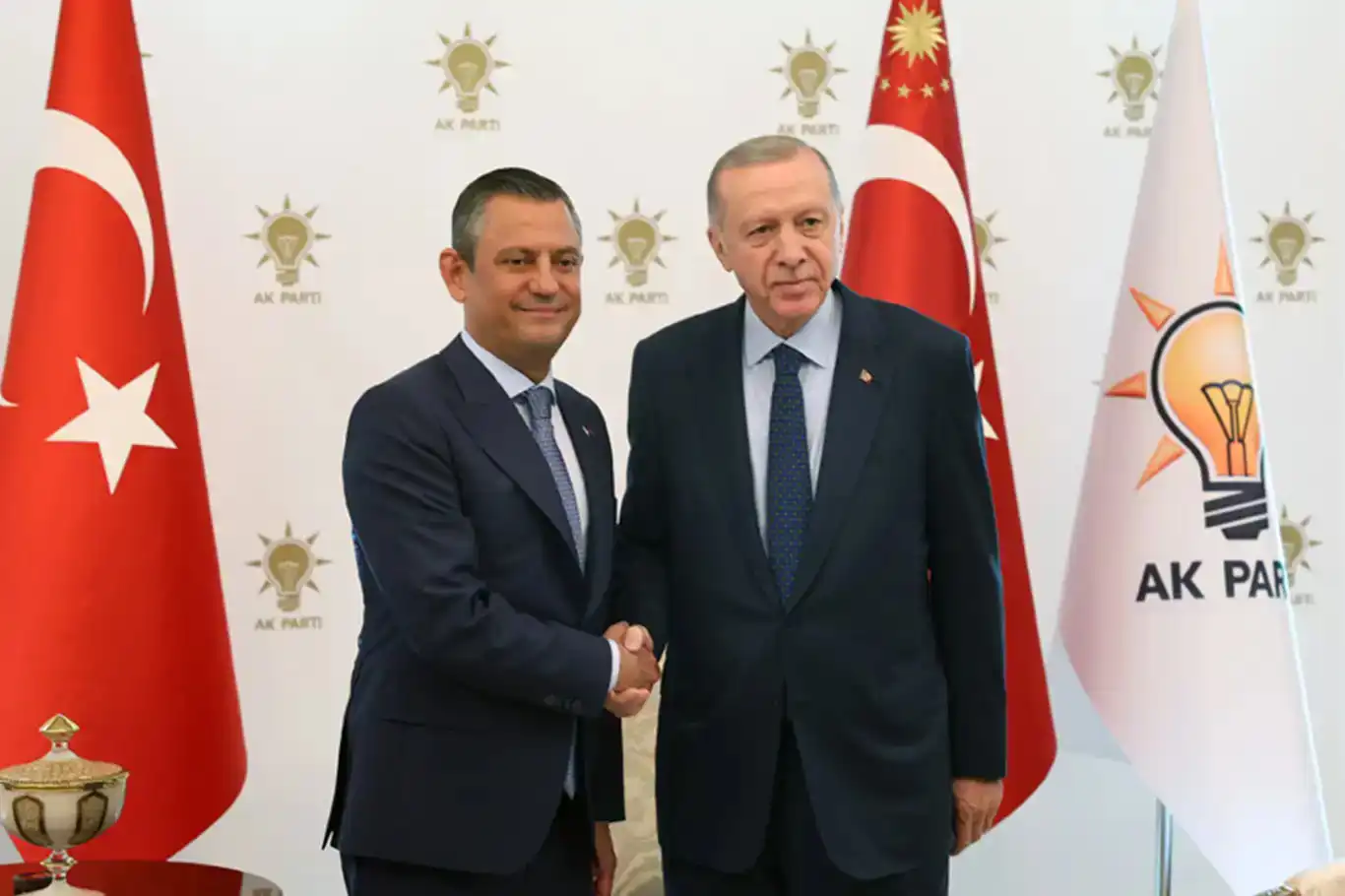 الرئيس التركي أردوغان يستضيف رئيس أكبر أحزاب المعارضة