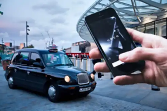 Londra taksi şoförleri Uber'den 313 milyon dolar tazminat talep edecek