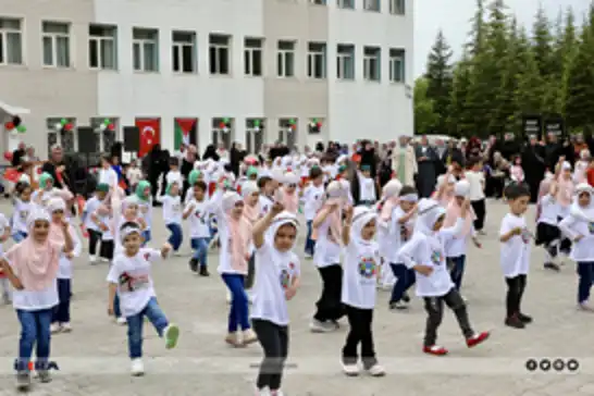 Young Quran students in Bitlis perform dabke to show solidarity with Gaza