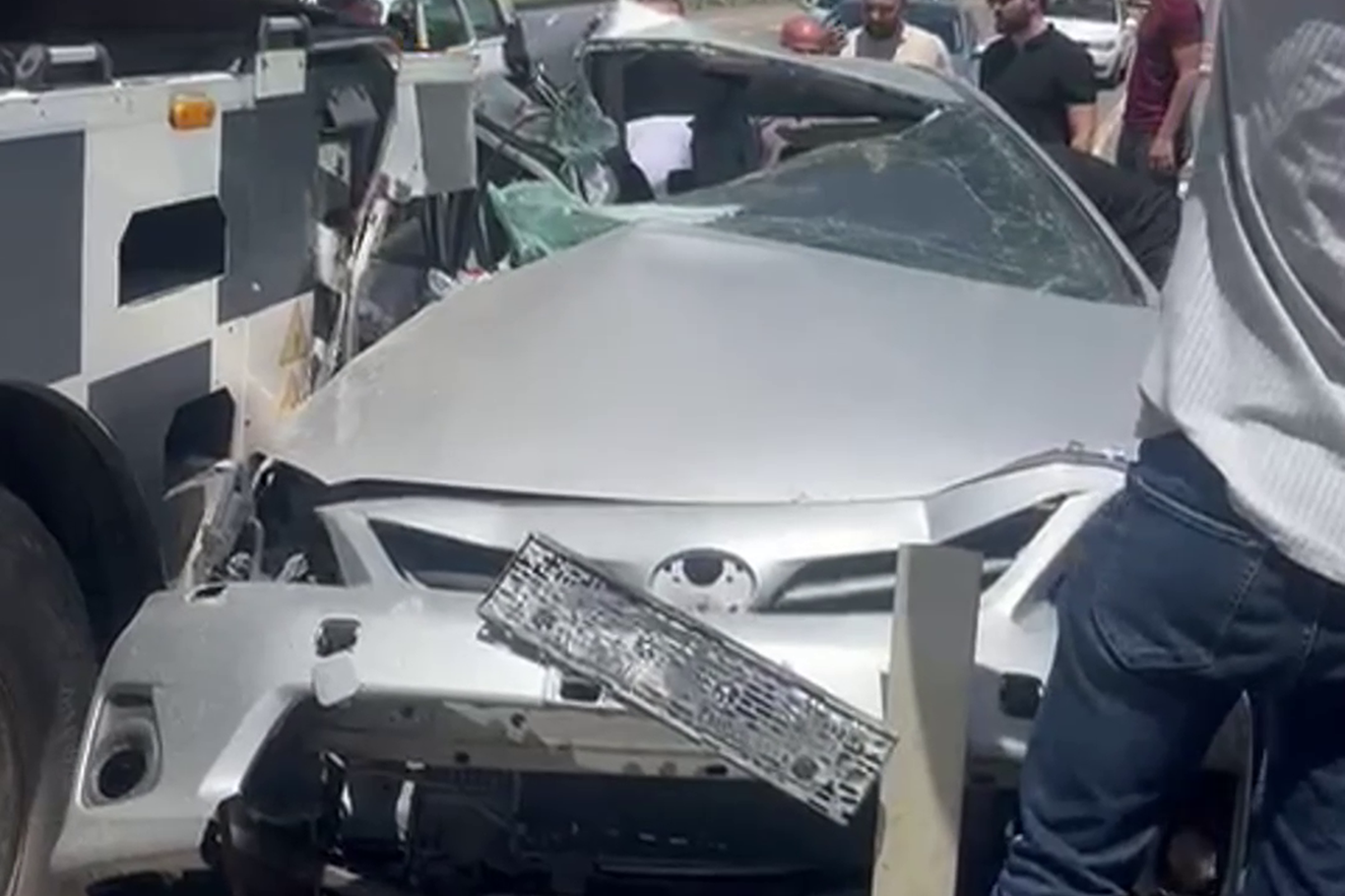  Siirt’te vince arakadan çarpan otomobil sürücüsü hayatını kaybetti