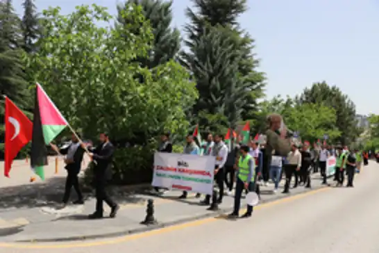 Hacettepe Üniversitesi öğrencileri Filistin için yürüdü