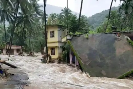 Hindistan'da şiddetli yağış: 7 ölü