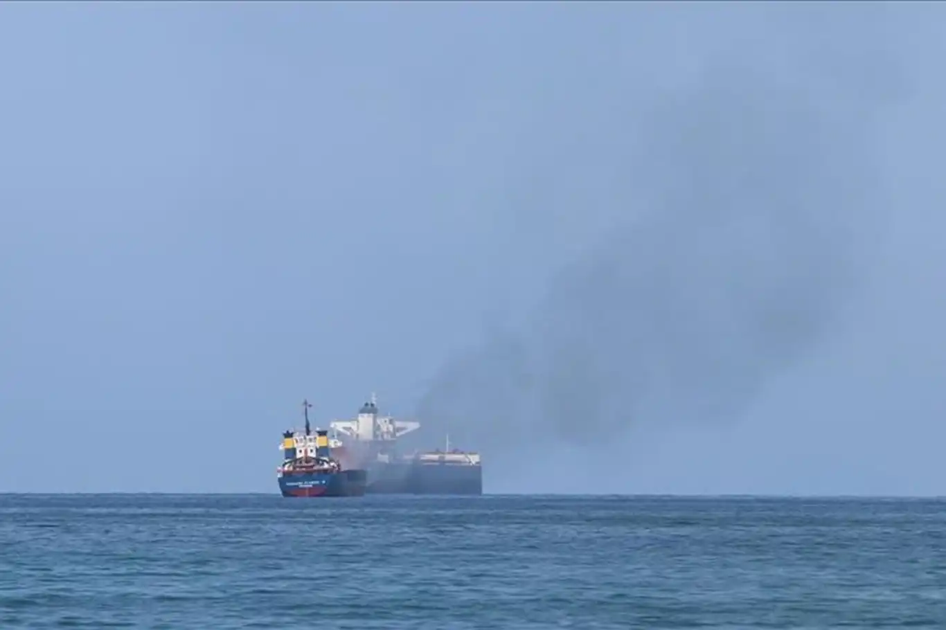 أنصار الله تعلن استهداف 3 سفن بعملياتٍ نوعية في البحر الأحمر والعربي والمتوسط