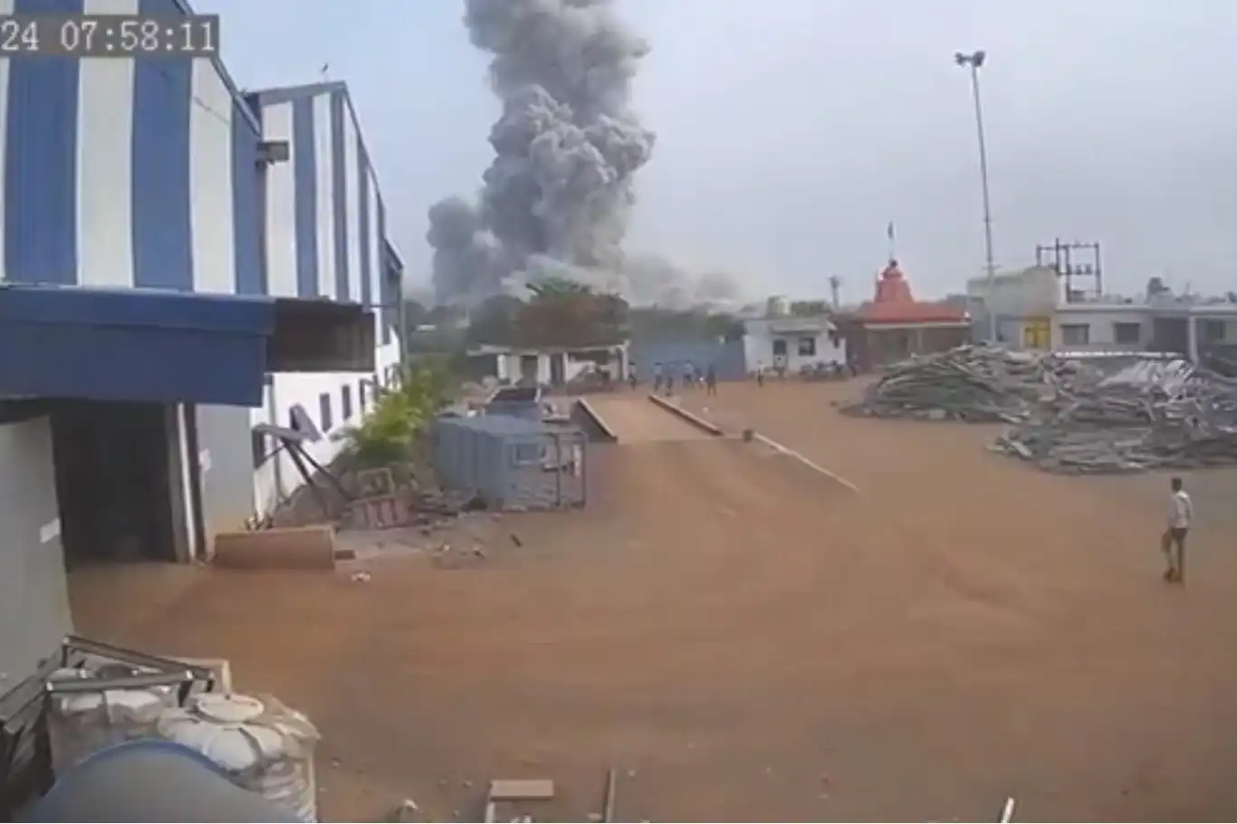 Hindistan'da patlayıcı üretim fabrikasında patlama: Bir ölü 6 yaralı