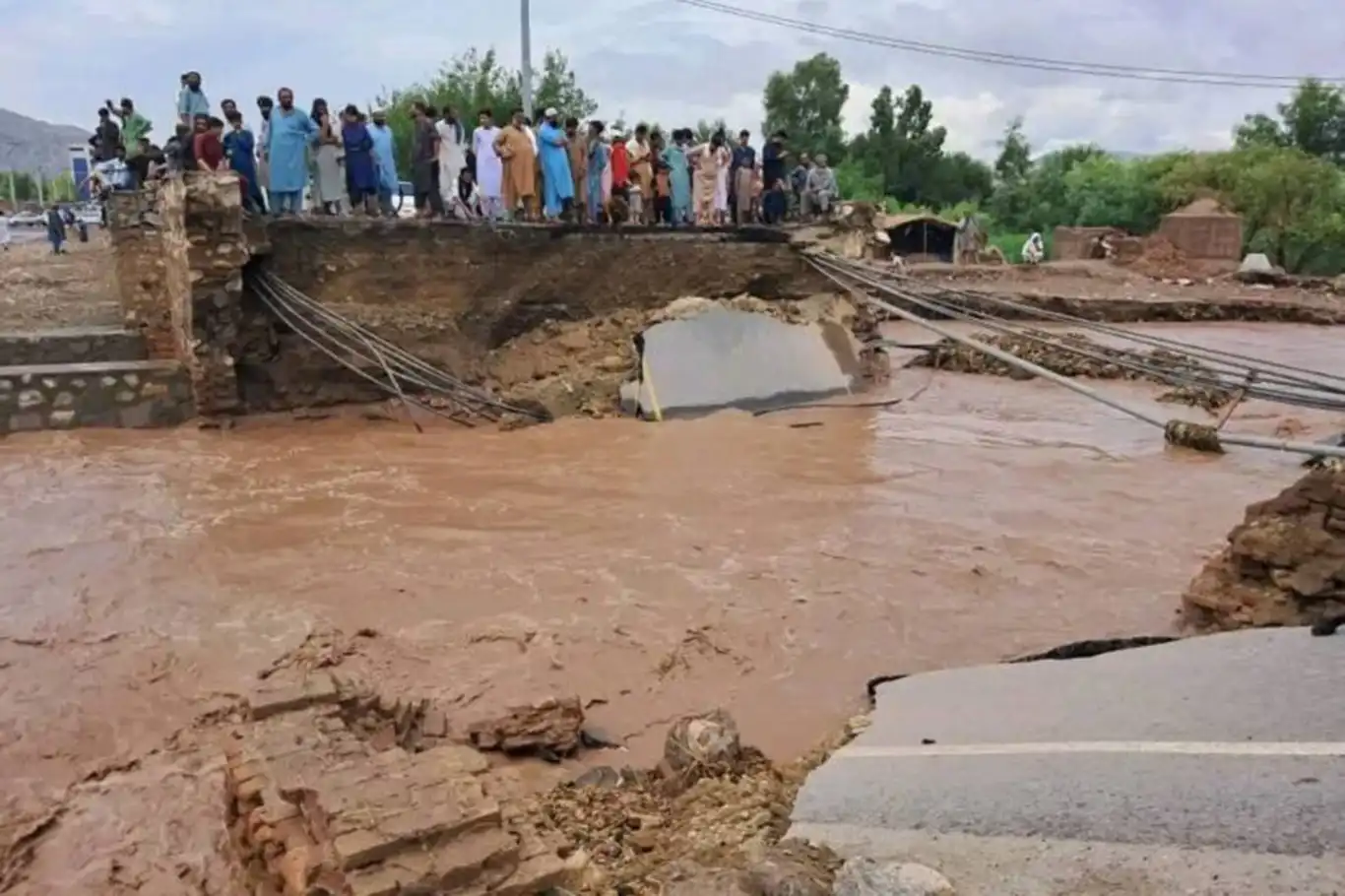 Afganistan'da sel felaketi: 17 ölü, 11 yaralı Afganistan'da sel felaketi: 17 ölü, 11 yaralı