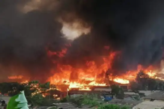 Bangladeş’te Arakanlı Müslümanların kaldığı kampta yangın