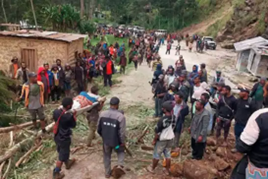 Papua Yeni Gine'deki heyelanda 2 bin kişi toprak altında kaldı