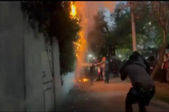 المكسيك.. متظاهرون غاضبون يحرقون سفارة عصابة الاحتلال  