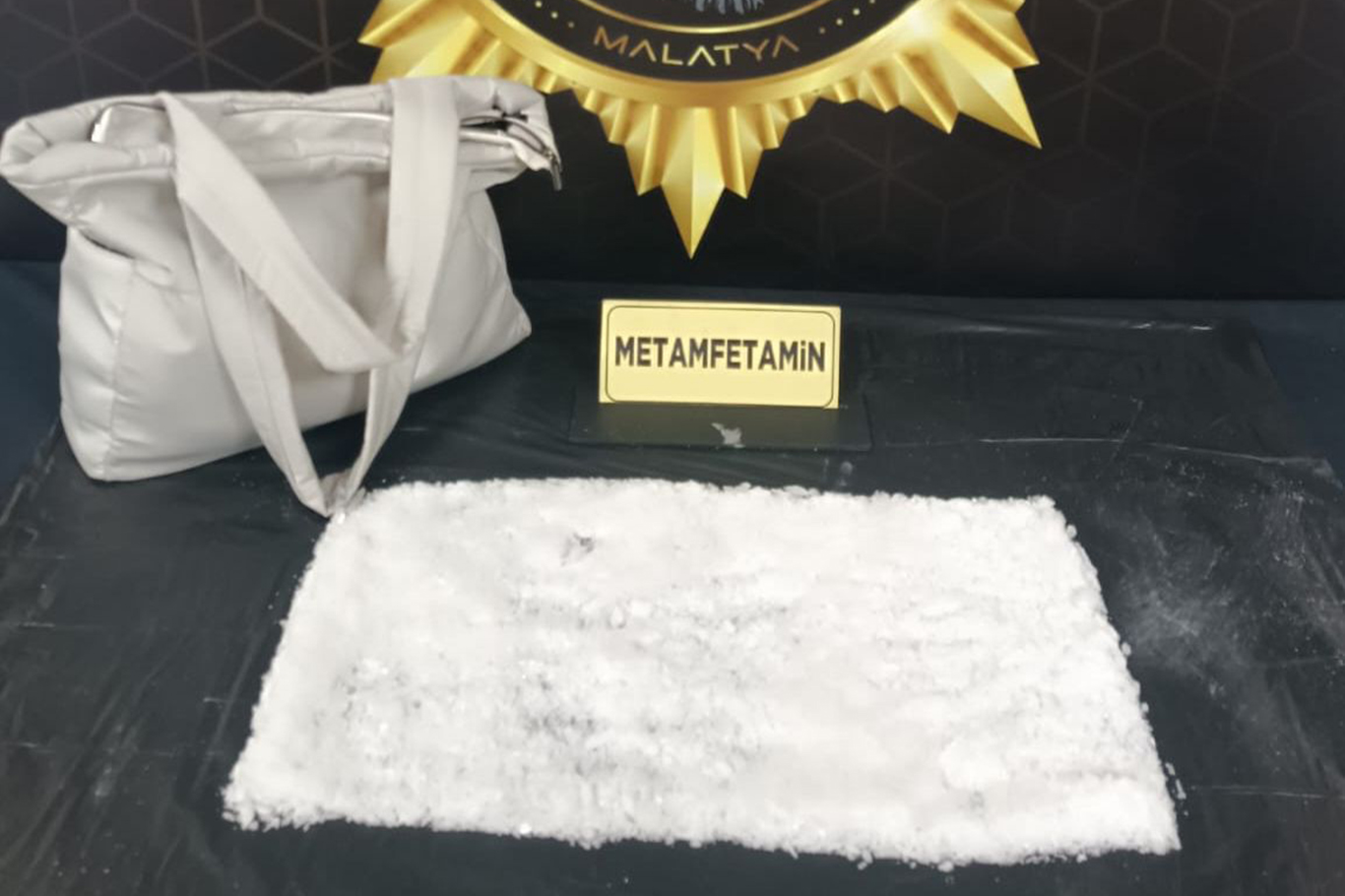 Yolcu otobüsünde uyuşturucu madde ele geçirildi