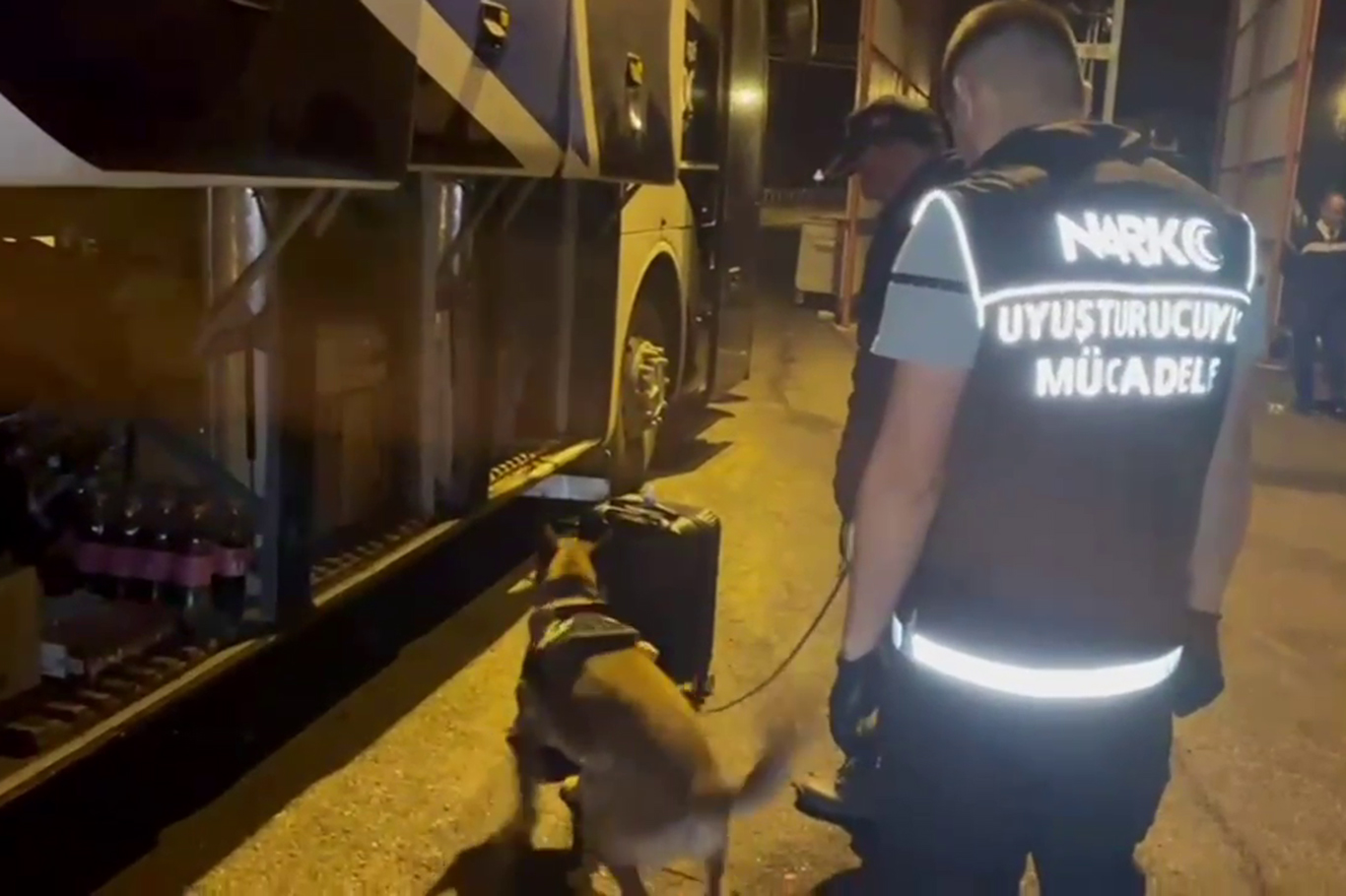 Yolcu otobüsünde uyuşturucu madde ele geçirildi