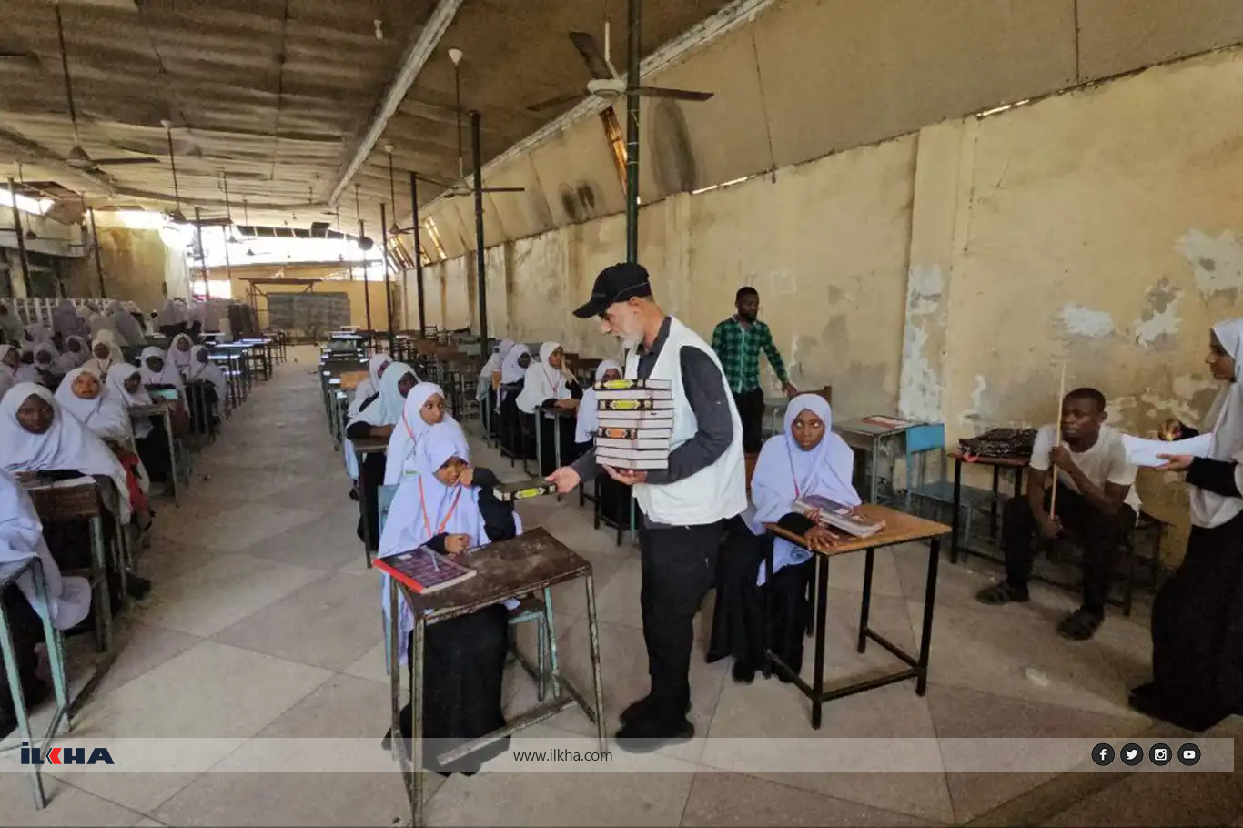 ÎHO EBRAR, li Tanzanyayê Qurana Pîroz belav kir ÎHO EBRAR, li Tanzanyayê Qurana Pîroz belav kir