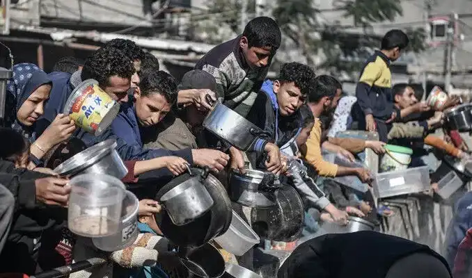 Gazze'de çocuklar açlıktan ölüyor