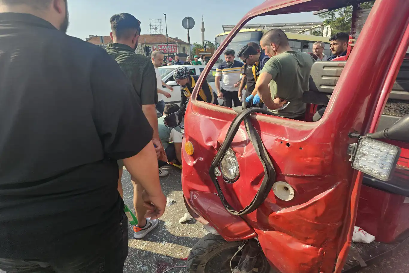 Bursa'da trafik kazası: 2 yaralı Bursa'da trafik kazası: 2 yaralı