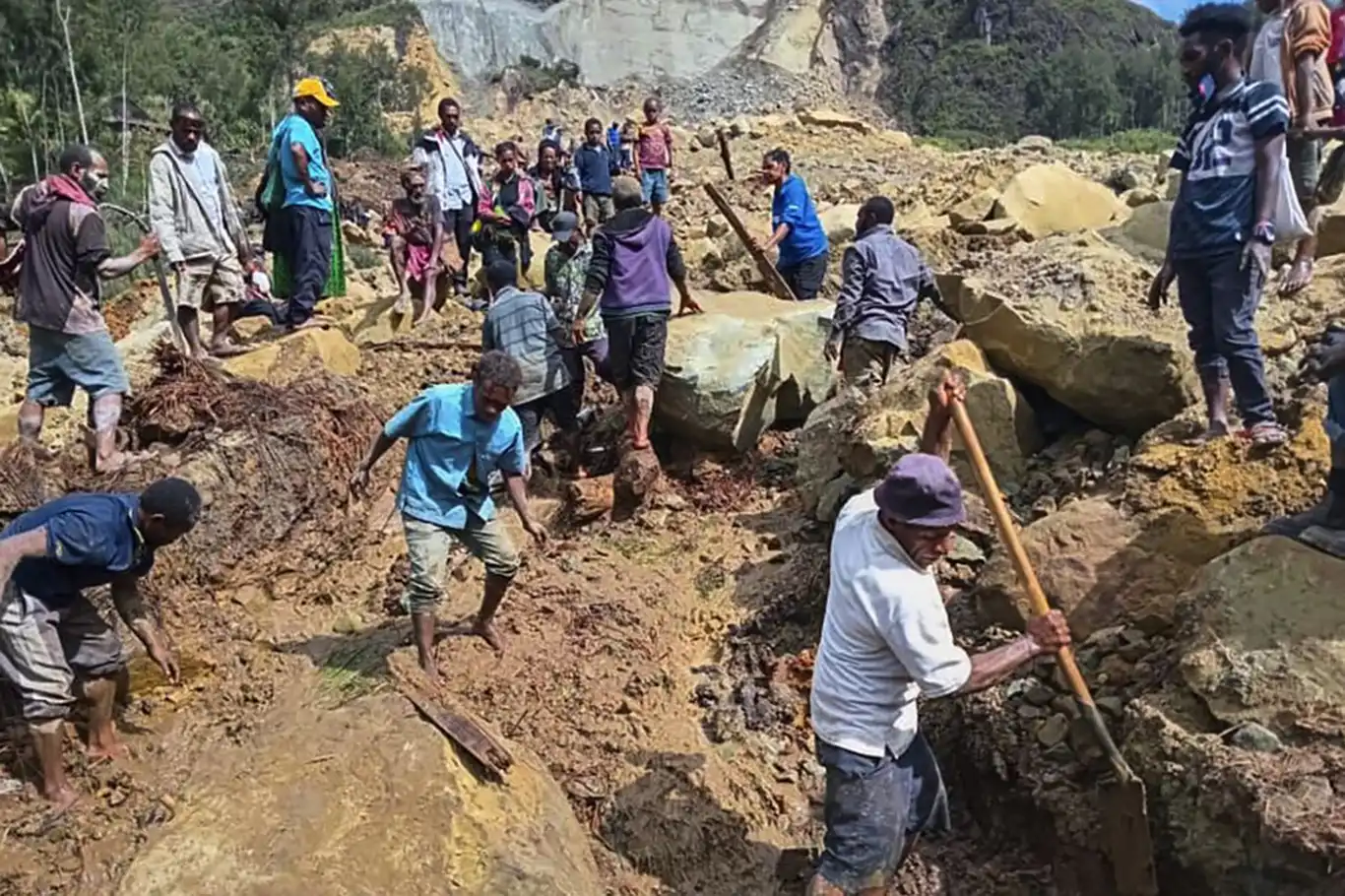 Papua Yeni Gine'de ikibin kişiden sadece 7 cesede ulaşıldı