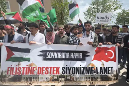 Erzincan'da üniversite öğrencilerinden Gazze'ye destek yürüyüşü