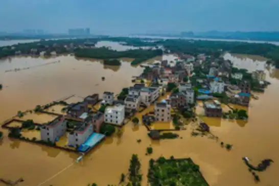Çin'de şiddetli yağışlar nedeniyle "kırmızı alarm" sevyesine geçildi