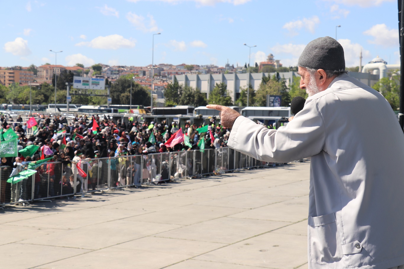 Peygamber Sevdalıları Vakfı, İstanbul Yenikapı'da, "Cihad Önderi Hazreti Muhammed" temasıyla Mevlid-i Nebi etkinliği düzenledi.