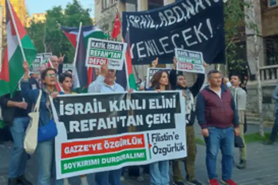 منصة "الحرية لفلسطين" تنظم مسيرة تضامنية مع فلسطين في إسطنبول