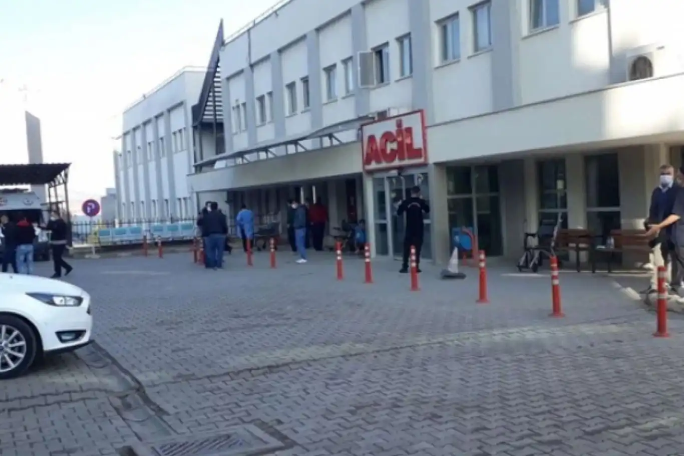 Siirt'te bıçaklı kavga: 1 yaralı Siirt'te bıçaklı kavga: 1 yaralı