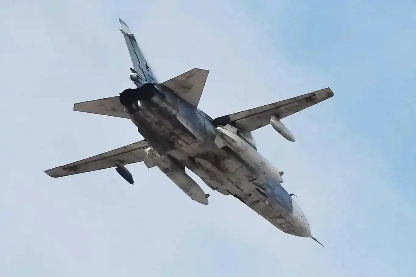 Russian Su-34 fighter-bomber crashes during training flight Russian Su-34 fighter-bomber crashes during training flight