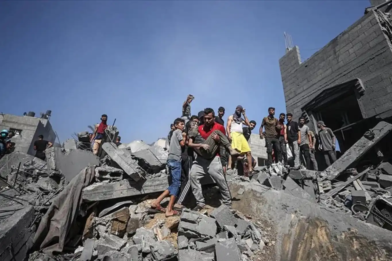 Gazze'de şehid sayısı 37 bin 266'ya yükseldi