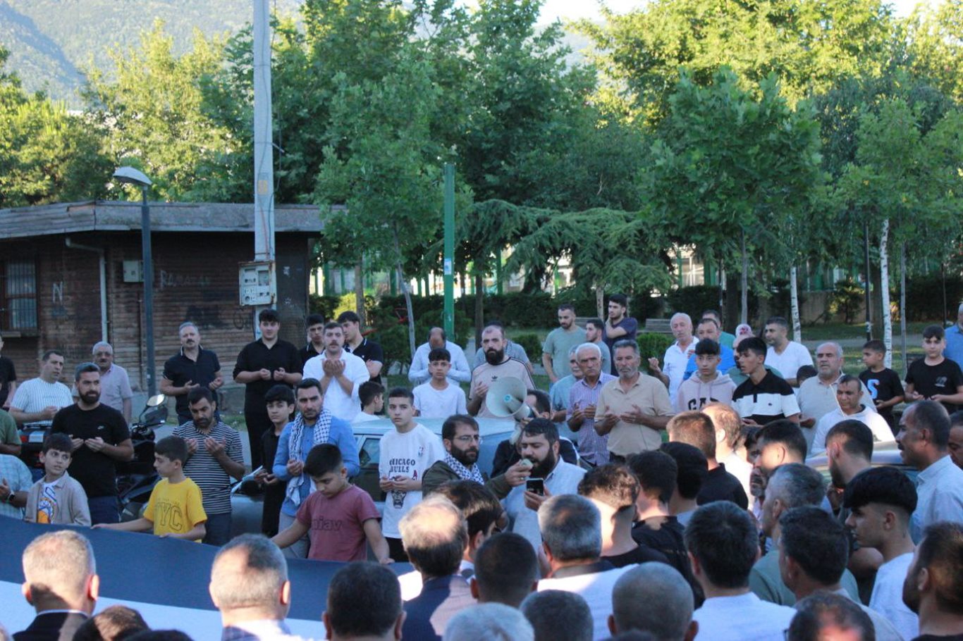 Siyonist işgal rejimin başı Netanyahu Bursa'da taşlandı