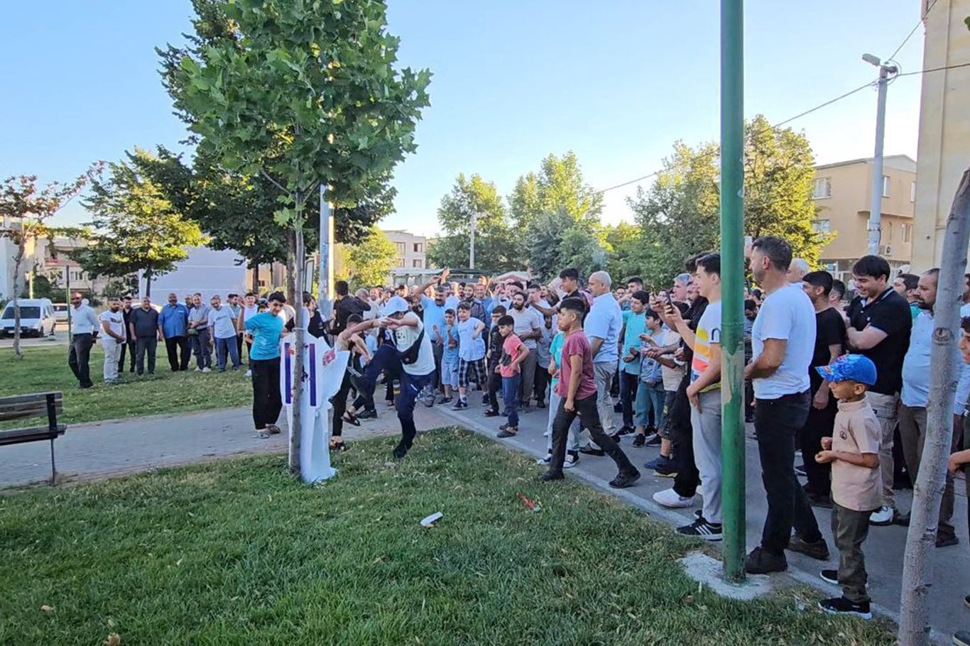 Siyonist işgal rejimin başı Netanyahu Bursa'da taşlandı
