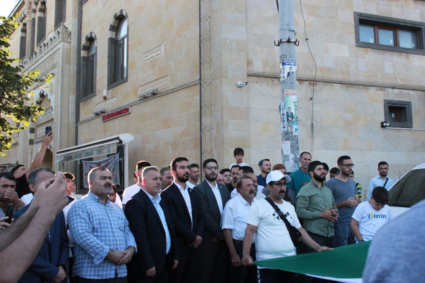 Siyonist işgal rejiminin başı Netanyahu Bursa'da taşlandı