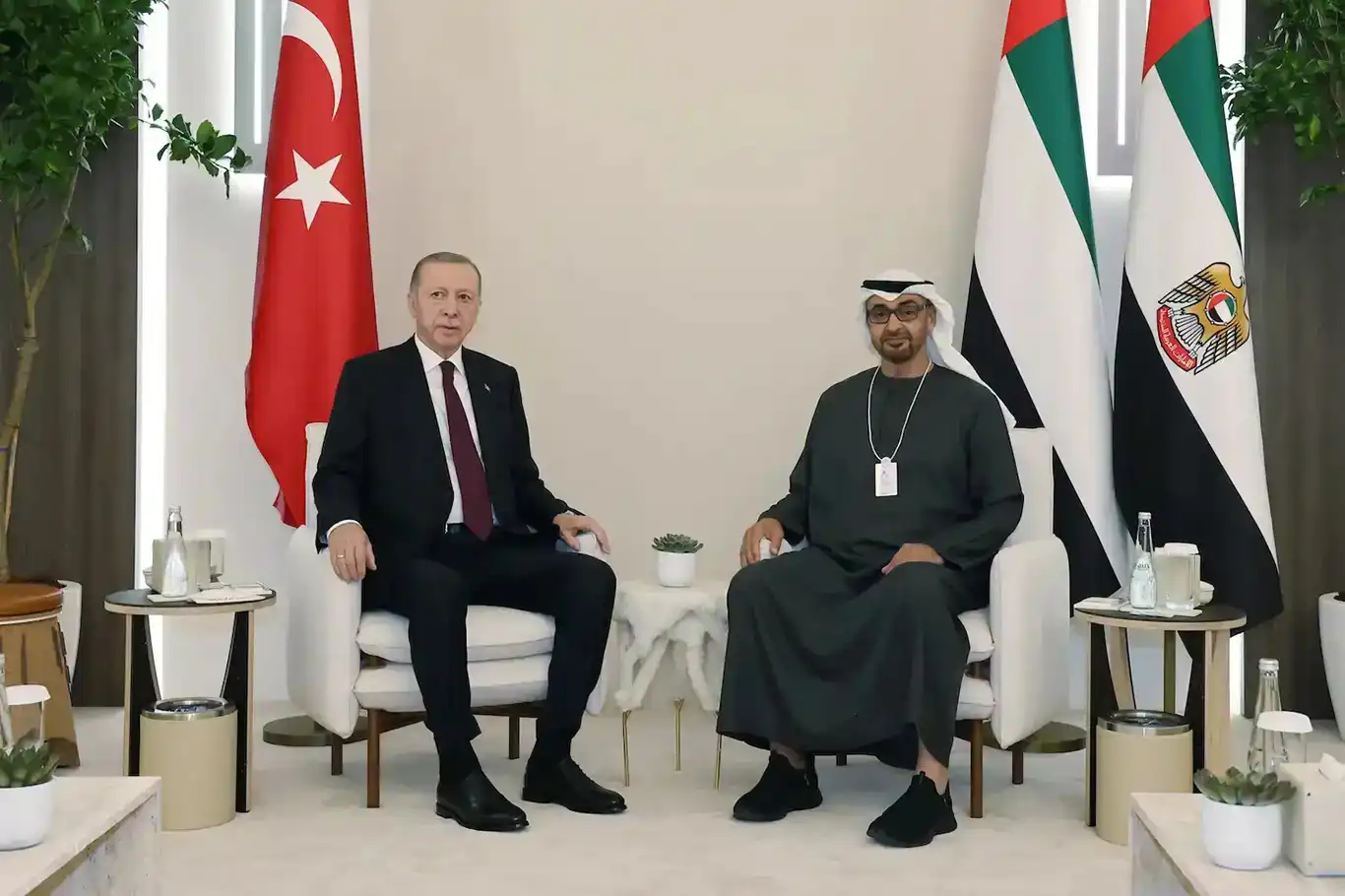 الرئيس التركي أردوغان يجري اتصالاً هاتفياً مع رئيس دولة الإمارات العربية المتحدة آل نهيان