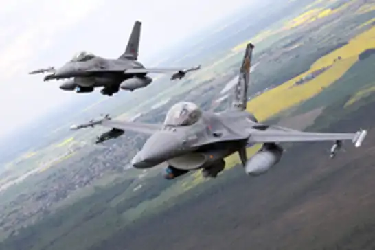 Ukrayna askerleri Fransa'da F-16 savaş uçağı eğitim alıyor