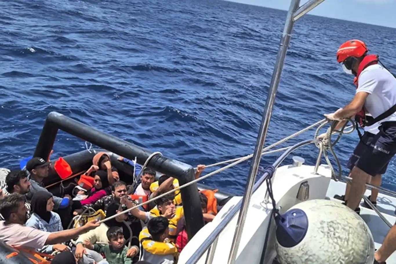 Turkish Coast Guard rescues 26 irregular migrants pushed back by Greek forces